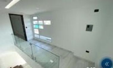 Se vende casa con vista al mar dentro de urbanización exclusiva en Manta