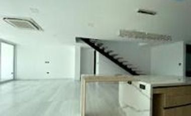 Se vende casa con vista al mar dentro de urbanización exclusiva en Manta