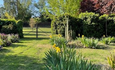 CÓMODA CASA CON PARQUE CRECIDO, SEGURO CONDOMINIO PAINE