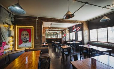 SE VENDE DERECHO A LLAVE LOCAL COMERCIAL BAR RESTAURANT