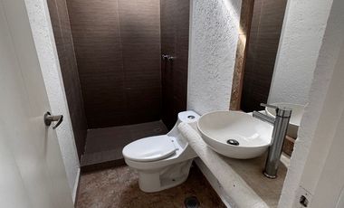 Casa en condominio en Colinas de Santa Fe, al sur de Cuernavaca, Mor.