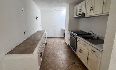 Casa en condominio en Colinas de Santa Fe, al sur de Cuernavaca, Mor.