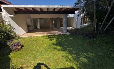 Casa en condominio en Colinas de Santa Fe, al sur de Cuernavaca, Mor.