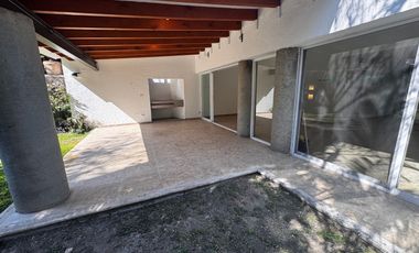 Casa en condominio en Colinas de Santa Fe, al sur de Cuernavaca, Mor.