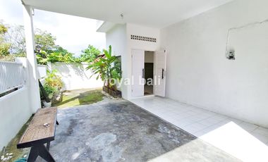 Rumah, Exotic House with White Nuance in Benoa, Bali
