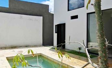 Casa en venta dentro de privada con alberca excelente ubicación sobre el blvd Belisario Domínguez