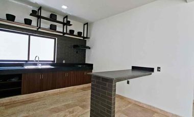 Casa en venta dentro de privada con alberca excelente ubicación sobre el blvd Belisario Domínguez