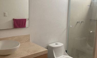 REAL DE JURIQUILLA DEPARTAMENTO EN PLANTA BAJA AMUEBLADO EN PRIVADA CON ALBERCA 2 RECAMARAS 2 BAÑOS 2 ESTACIONAMIENTOS