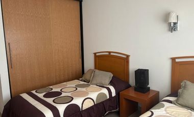 REAL DE JURIQUILLA DEPARTAMENTO EN PLANTA BAJA AMUEBLADO EN PRIVADA CON ALBERCA 2 RECAMARAS 2 BAÑOS 2 ESTACIONAMIENTOS