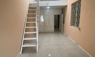 Casa Rentera en la Av Guapondelig Sector Cementerio