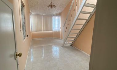 Casa Rentera en la Av Guapondelig Sector Cementerio