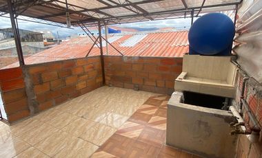 Casa Rentera en la Av Guapondelig Sector Cementerio