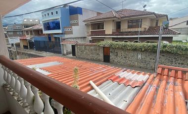 Casa Rentera en la Av Guapondelig Sector Cementerio