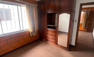 Casa Rentera en la Av Guapondelig Sector Cementerio