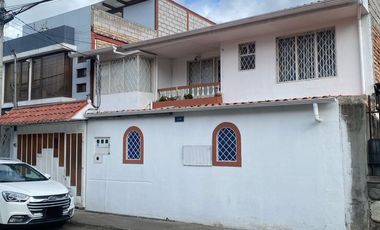 Casa Rentera en la Av Guapondelig Sector Cementerio