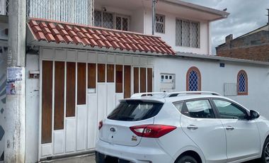 Casa Rentera en la Av Guapondelig Sector Cementerio