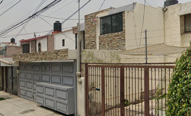 CASA A LA VENTA EN VALLE DORADO, TLALNEPANTLA DE BAZ, EDOMEX