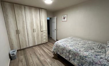 DEPARTAMENTO AMUEBLADO EN PLANTA BAJA  ENFRENTE DE PALACIO