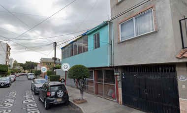 GRAN INMUEBLE CON LOCAL COMERCIAL UBICADO EN IZTALAPA