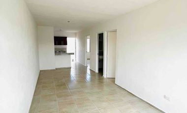 Se vende casa de dos habitaciones muy cerca de periférico y Aeropuerto Internacional de Mérida.