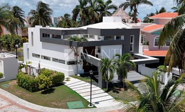 Casa en Venta, Isla Dorada, Zona Hotelera Cancun, Cancún