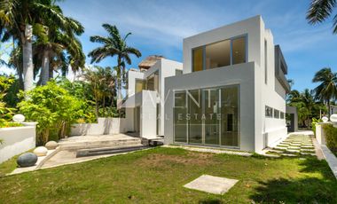 Casa en Venta, Isla Dorada, Zona Hotelera Cancun, Cancún