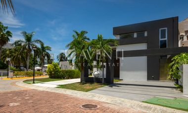 Casa en Venta, Isla Dorada, Zona Hotelera Cancun, Cancún