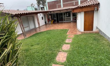 Alquilo Hermosa Casa En Rinconada Del Lago-La Molina - Frente A Parque