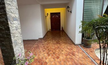 Alquilo Hermosa Casa En Rinconada Del Lago-La Molina - Frente A Parque