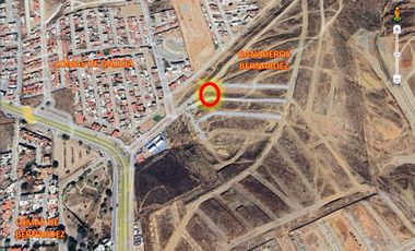 Terreno en Venta en Zacatecas, en Col. Ganaderos Bernárdez, cuenta con calle pavimentada y banquetas, con 250 m2 y todos los servicios listos para con