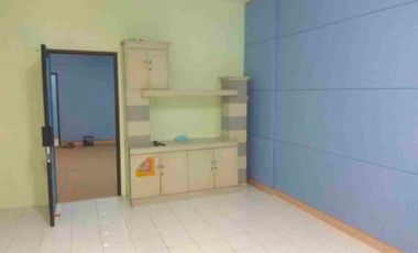 Di sewakan  ruko gandeng 3
Ukuran 4.5 x 15  komplek puri deltamas penjaringan