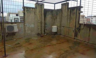 Di sewakan  ruko gandeng 3
Ukuran 4.5 x 15  komplek puri deltamas penjaringan