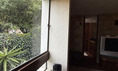 Venta Casa con Departamento rodeada de jardín