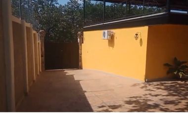 CASA CON TERRAZA EN VENTA EN EL FRACCIONAMIENTO EL ROBLE EN EL ARENAL JALISCO