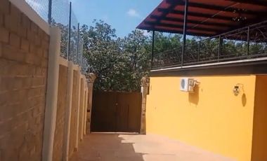 CASA CON TERRAZA EN VENTA EN EL FRACCIONAMIENTO EL ROBLE EN EL ARENAL JALISCO
