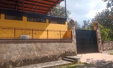 CASA CON TERRAZA EN VENTA EN EL FRACCIONAMIENTO EL ROBLE EN EL ARENAL JALISCO