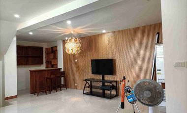 Single detached house with 6 bedrooms semi furnished inside Subd