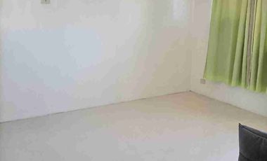 Single detached house with 6 bedrooms semi furnished inside Subd