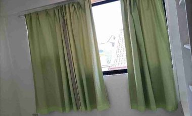 Single detached house with 6 bedrooms semi furnished inside Subd