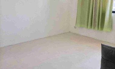 Single detached house with 6 bedrooms semi furnished inside Subd