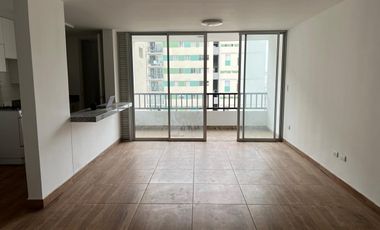 ¡EN ALQUILER AMPLIO DEPARTAMENTO EN COMAS!