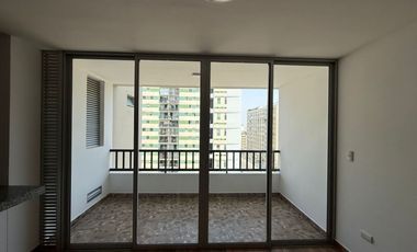 ¡EN ALQUILER AMPLIO DEPARTAMENTO EN COMAS!