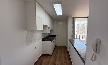 ¡EN ALQUILER AMPLIO DEPARTAMENTO EN COMAS!