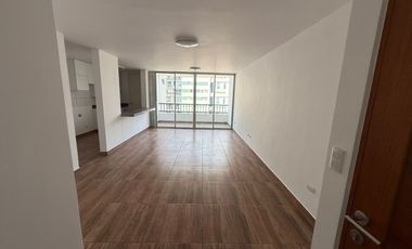 ¡EN ALQUILER AMPLIO DEPARTAMENTO EN COMAS!