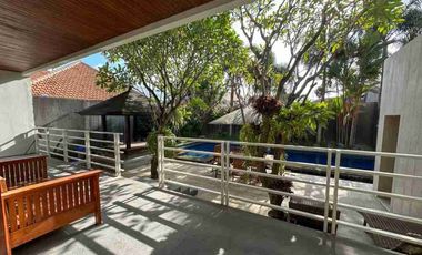 Rumah Mewah Gaya Vila Modern di Gatsu Barat Denpasar
