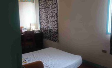 6 rooms and 5 bathrooms 2 Storey House and Lot with spacious living room.