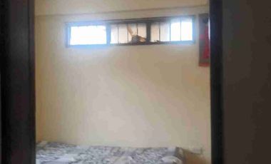 6 rooms and 5 bathrooms 2 Storey House and Lot with spacious living room.