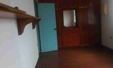 6 rooms and 5 bathrooms 2 Storey House and Lot with spacious living room.