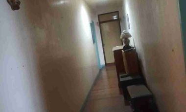 6 rooms and 5 bathrooms 2 Storey House and Lot with spacious living room.