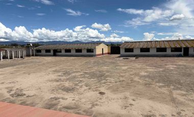 Propiedad en Venta en Huamantla, Tlaxcala cuenta con Casa, bodegas y espacio libre